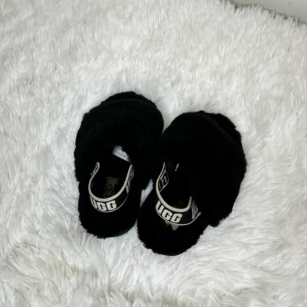 UGG - Picture 2 of 3